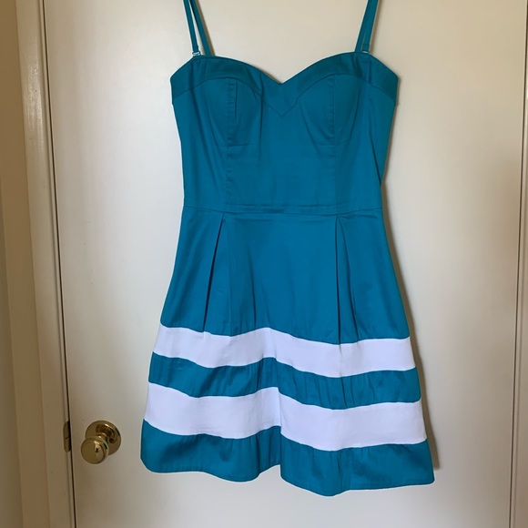 bebe turquoise with white stripe Sweetheart dress - Picture 3 of 8